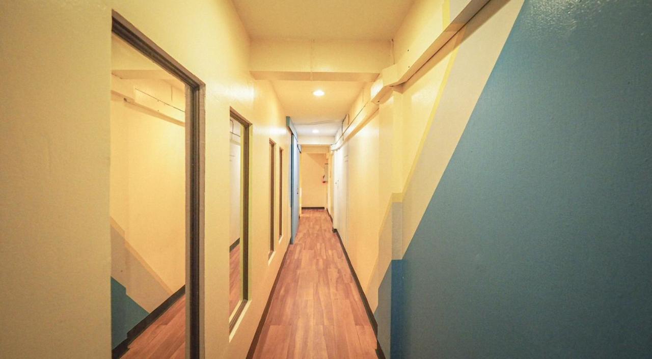 I-Sleep Silom Hostel Bangkok Eksteriør billede