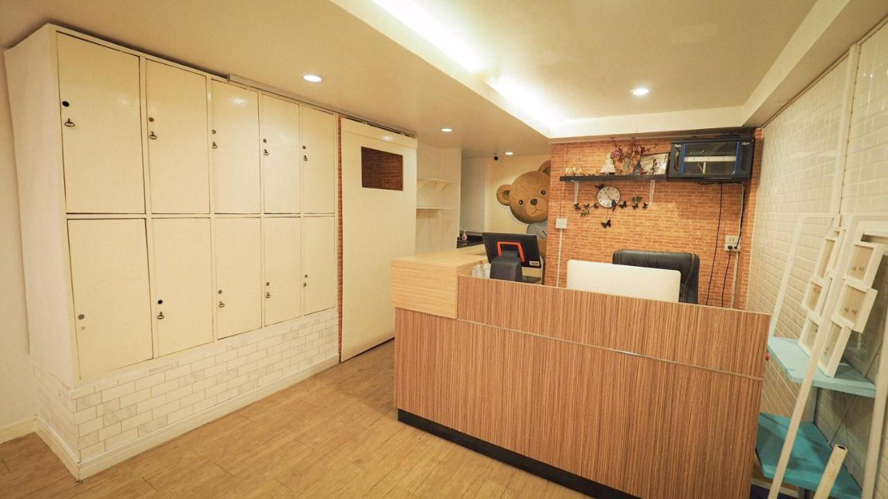 I-Sleep Silom Hostel Bangkok Eksteriør billede