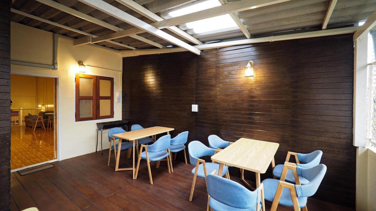 I-Sleep Silom Hostel Bangkok Eksteriør billede