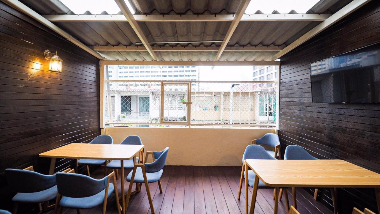 I-Sleep Silom Hostel Bangkok Eksteriør billede
