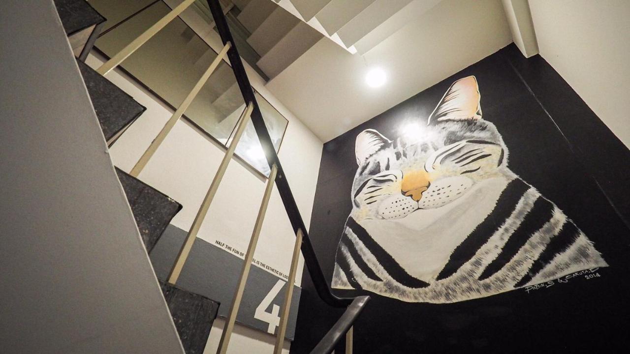 I-Sleep Silom Hostel Bangkok Eksteriør billede