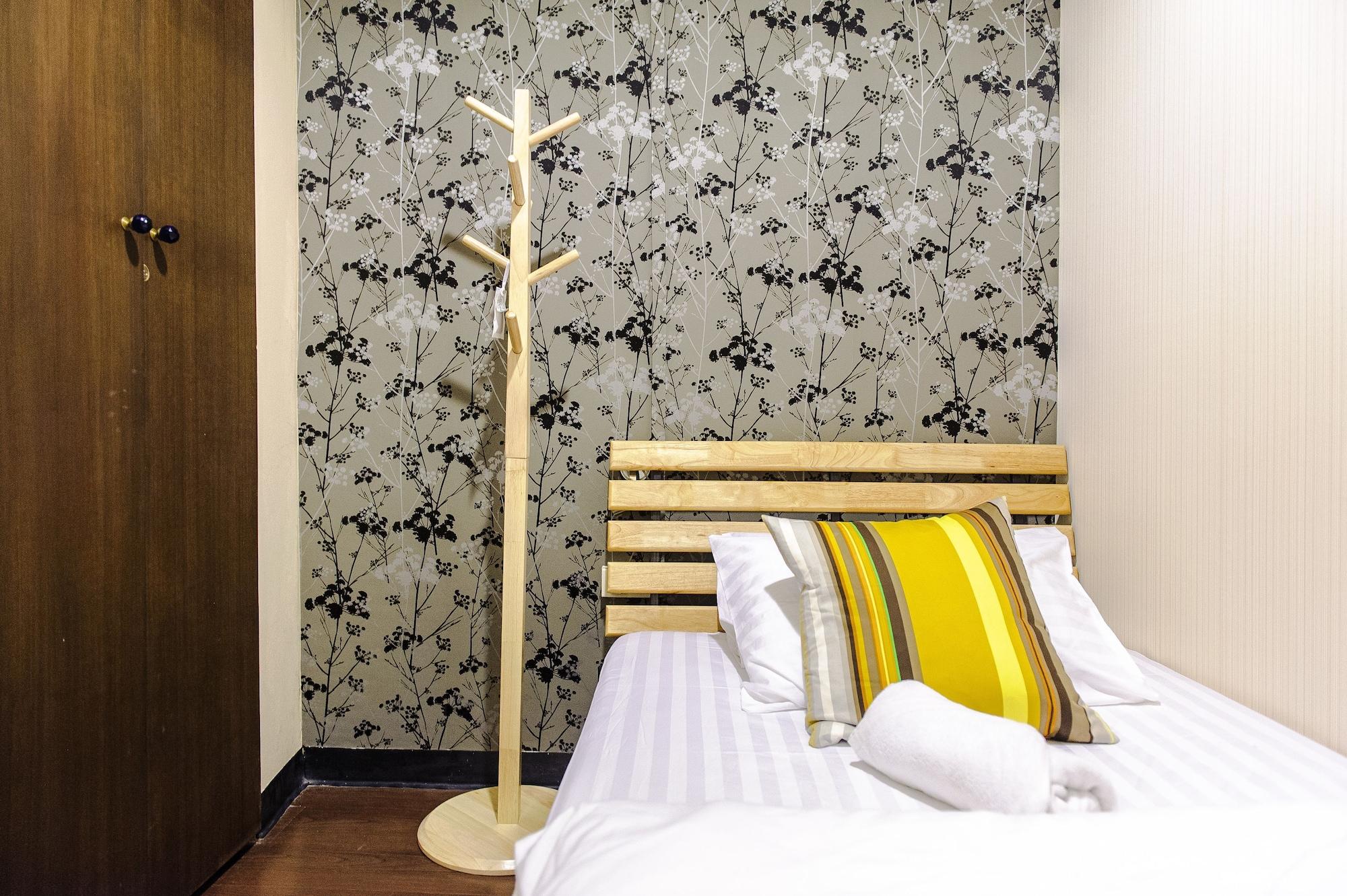 I-Sleep Silom Hostel Bangkok Eksteriør billede
