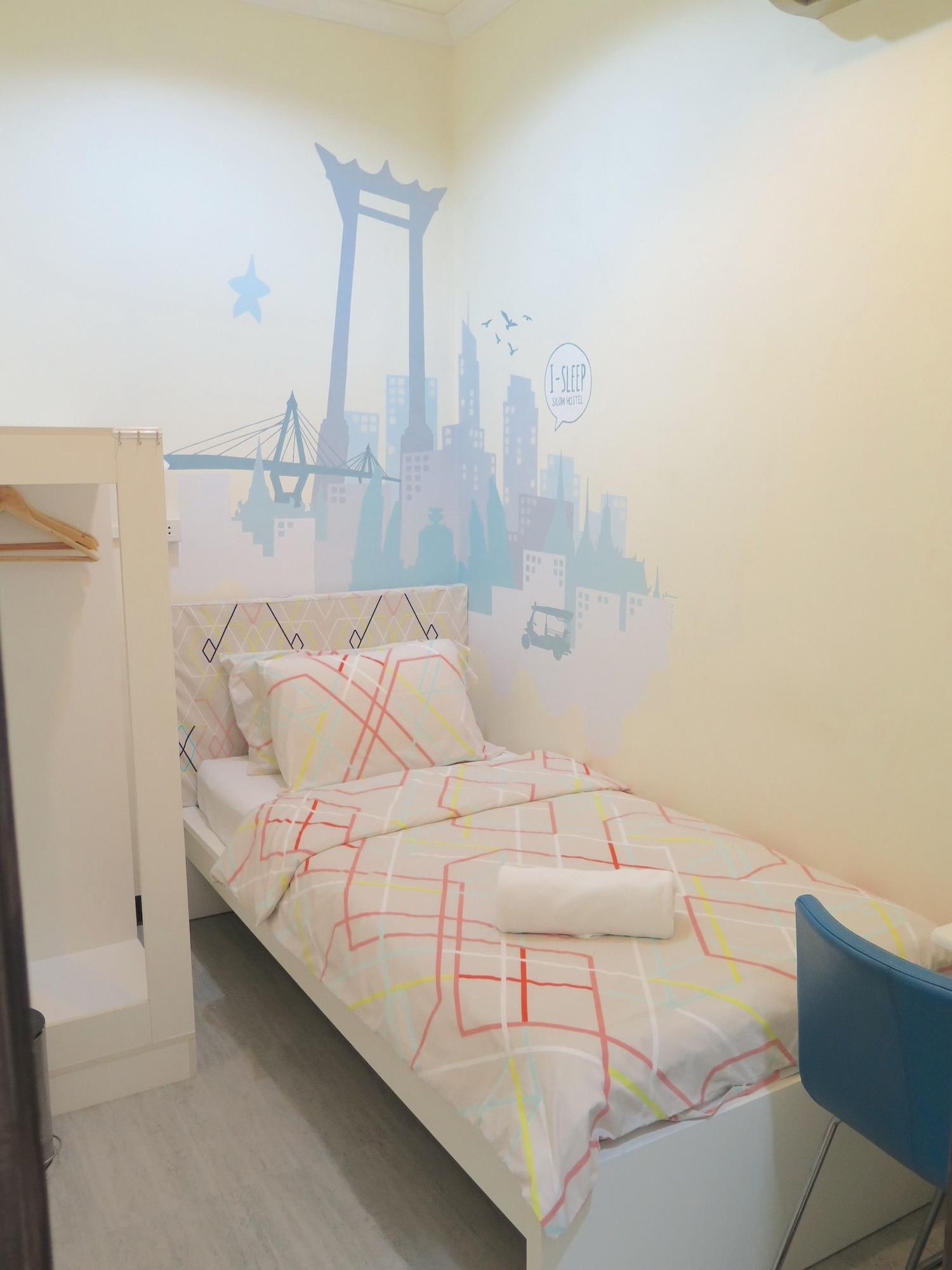 I-Sleep Silom Hostel Bangkok Eksteriør billede