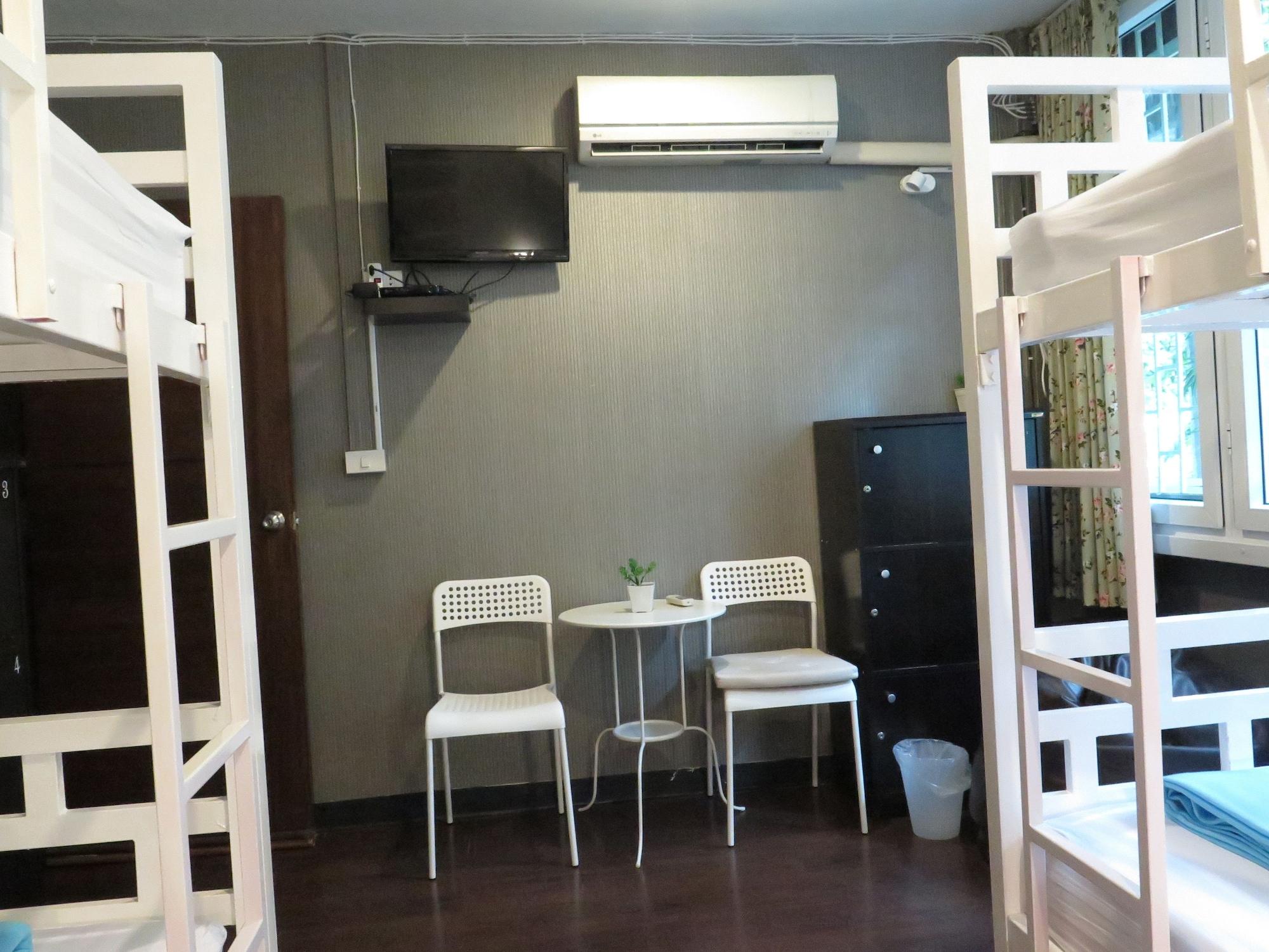 I-Sleep Silom Hostel Bangkok Eksteriør billede
