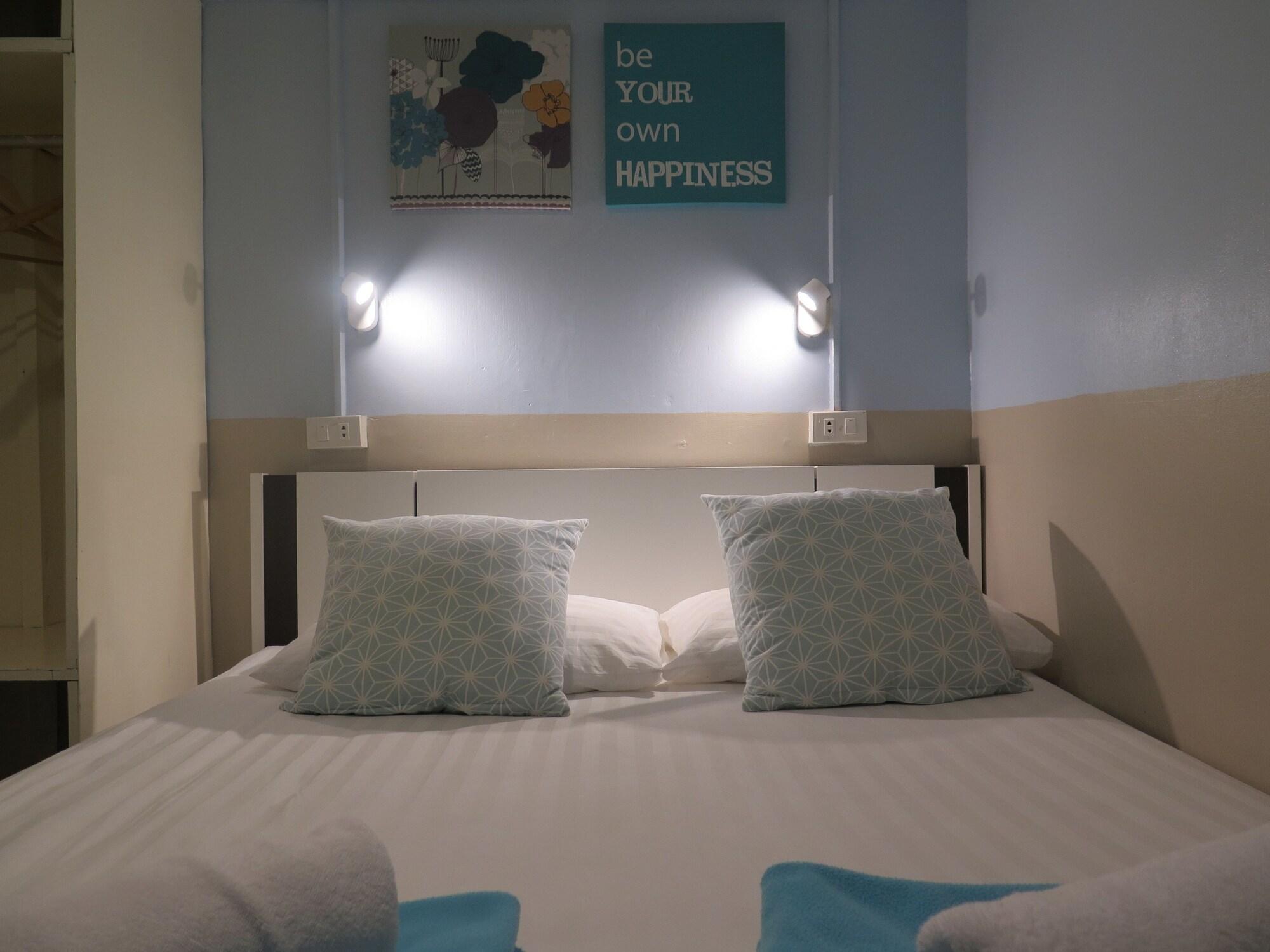I-Sleep Silom Hostel Bangkok Eksteriør billede