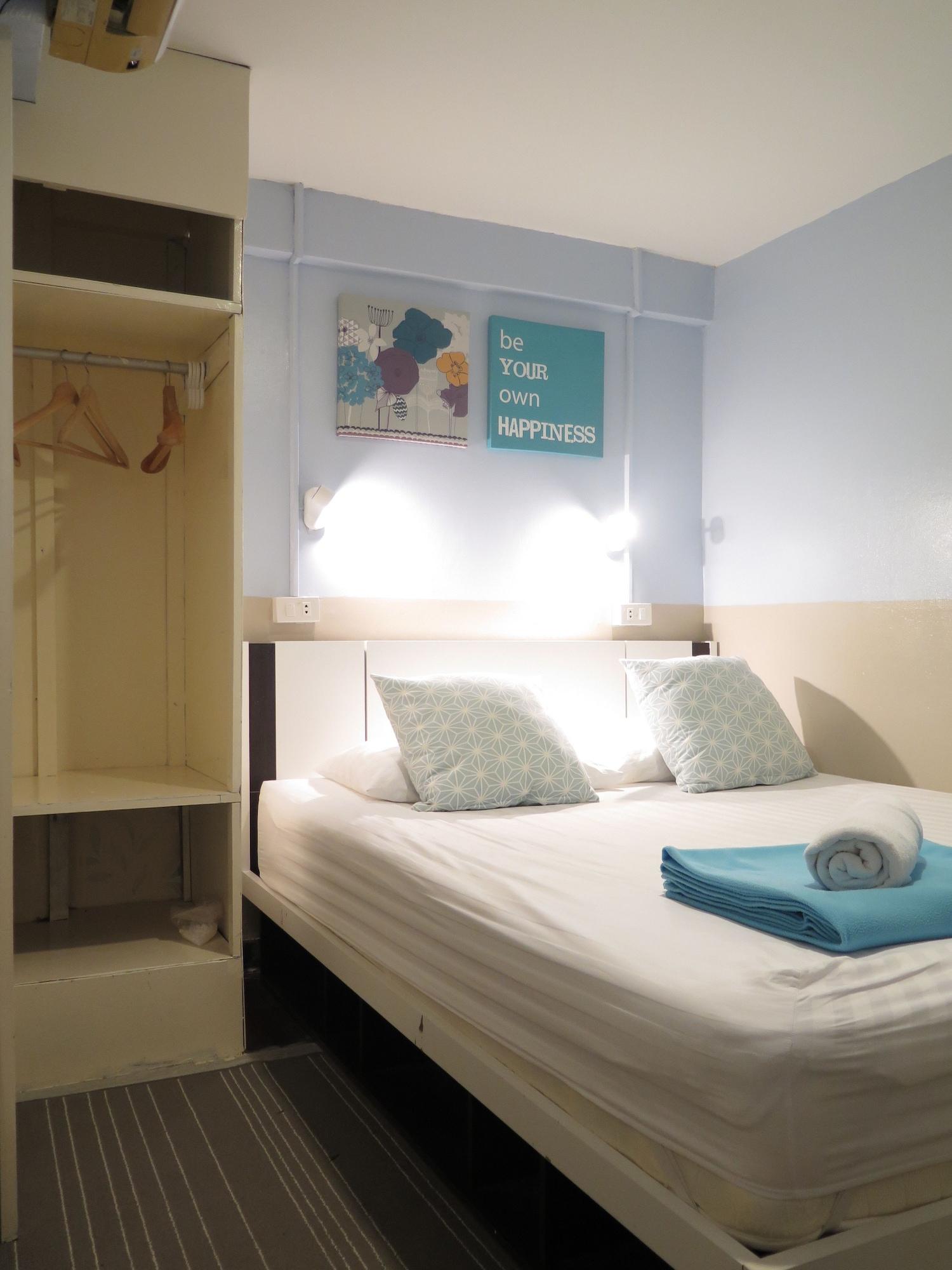 I-Sleep Silom Hostel Bangkok Eksteriør billede