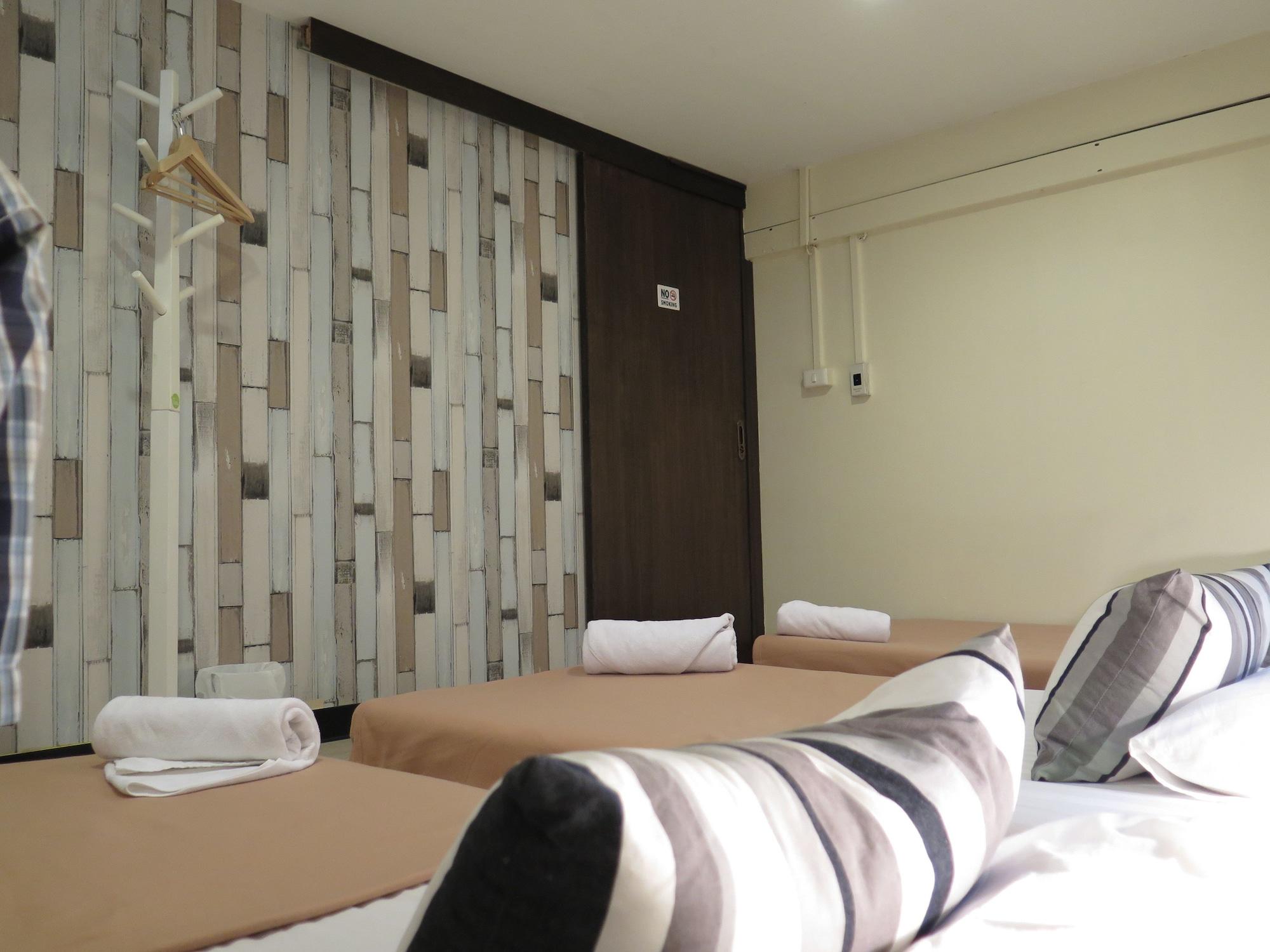 I-Sleep Silom Hostel Bangkok Eksteriør billede