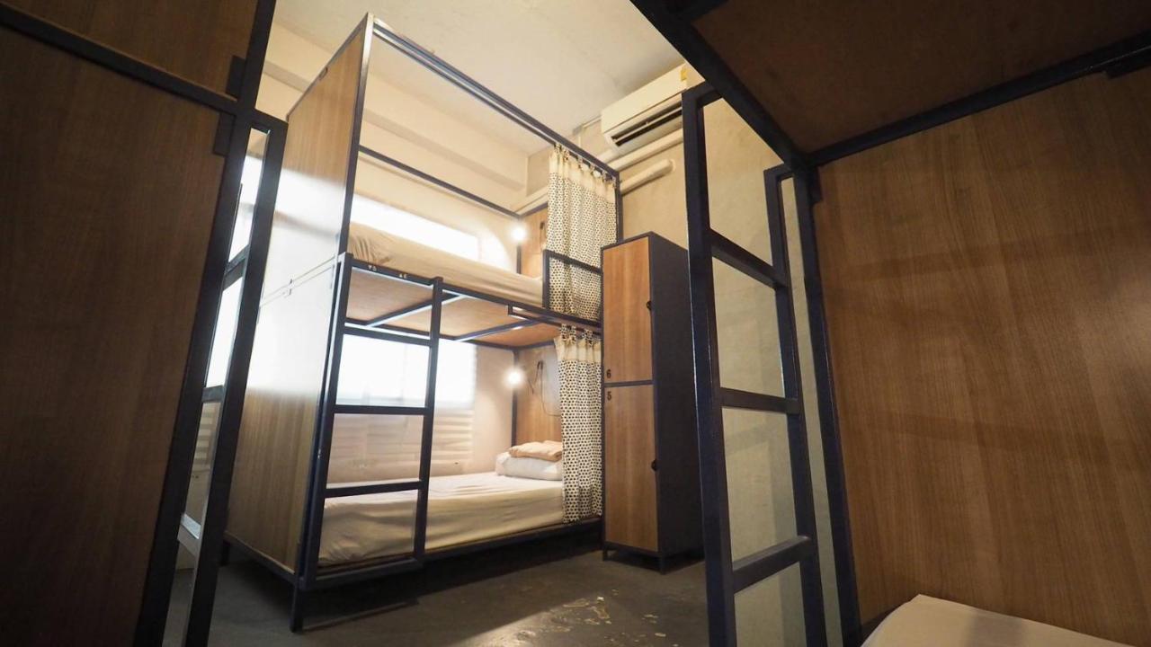 I-Sleep Silom Hostel Bangkok Eksteriør billede