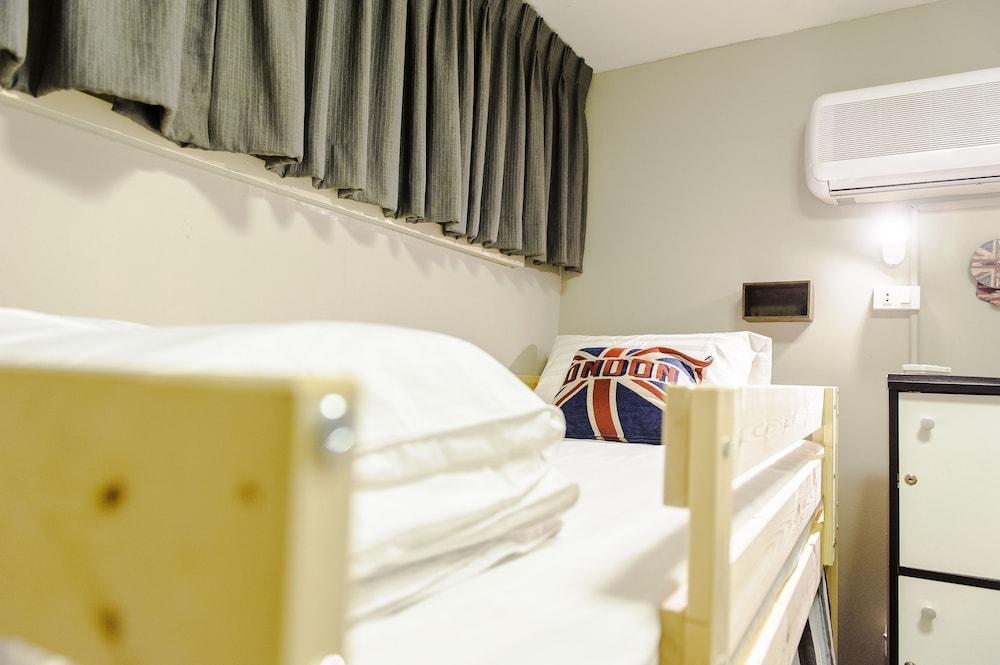 I-Sleep Silom Hostel Bangkok Eksteriør billede